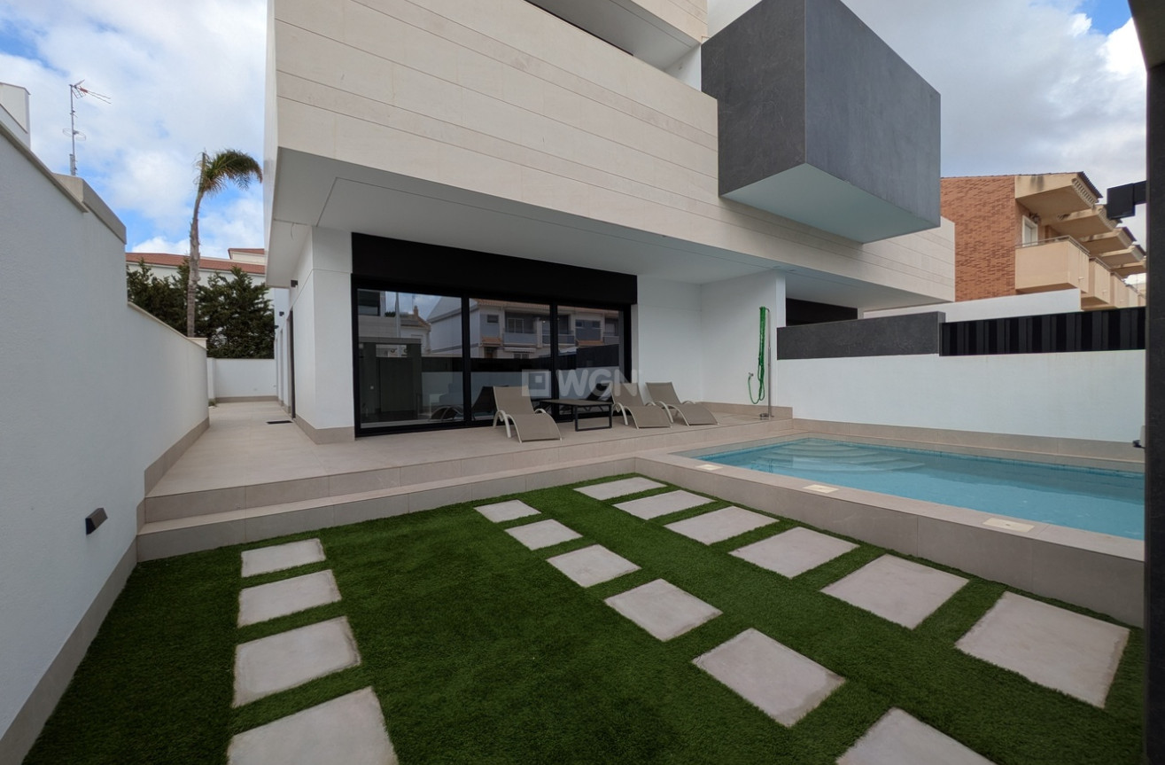 Odsprzedaż - Bungalow - Pilar de la Horadada - Costa Blanca