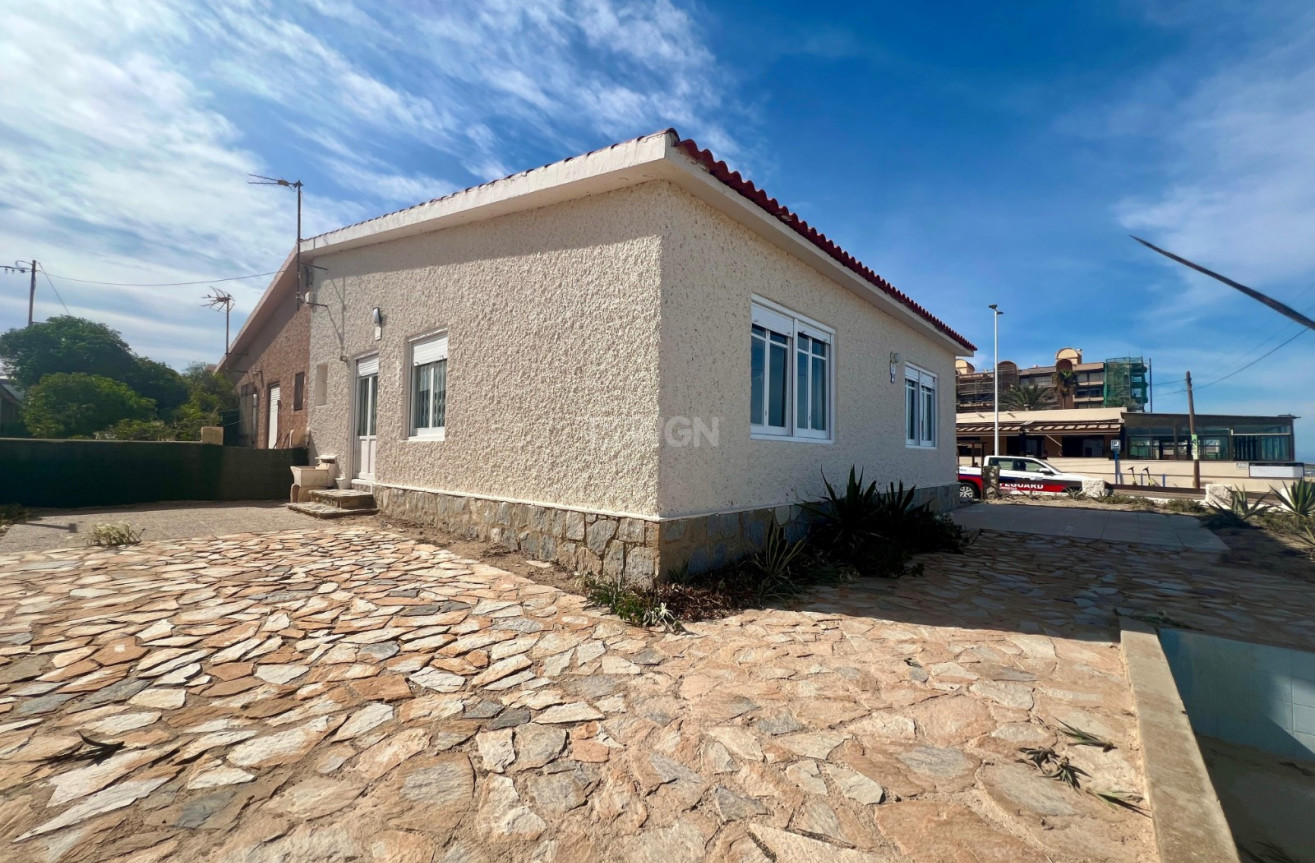Resale - Villa - La Mata - Costa Blanca
