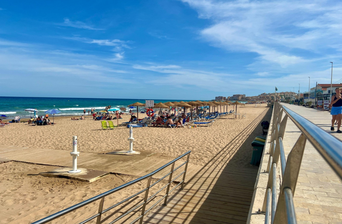 Resale - Villa - La Mata - Costa Blanca