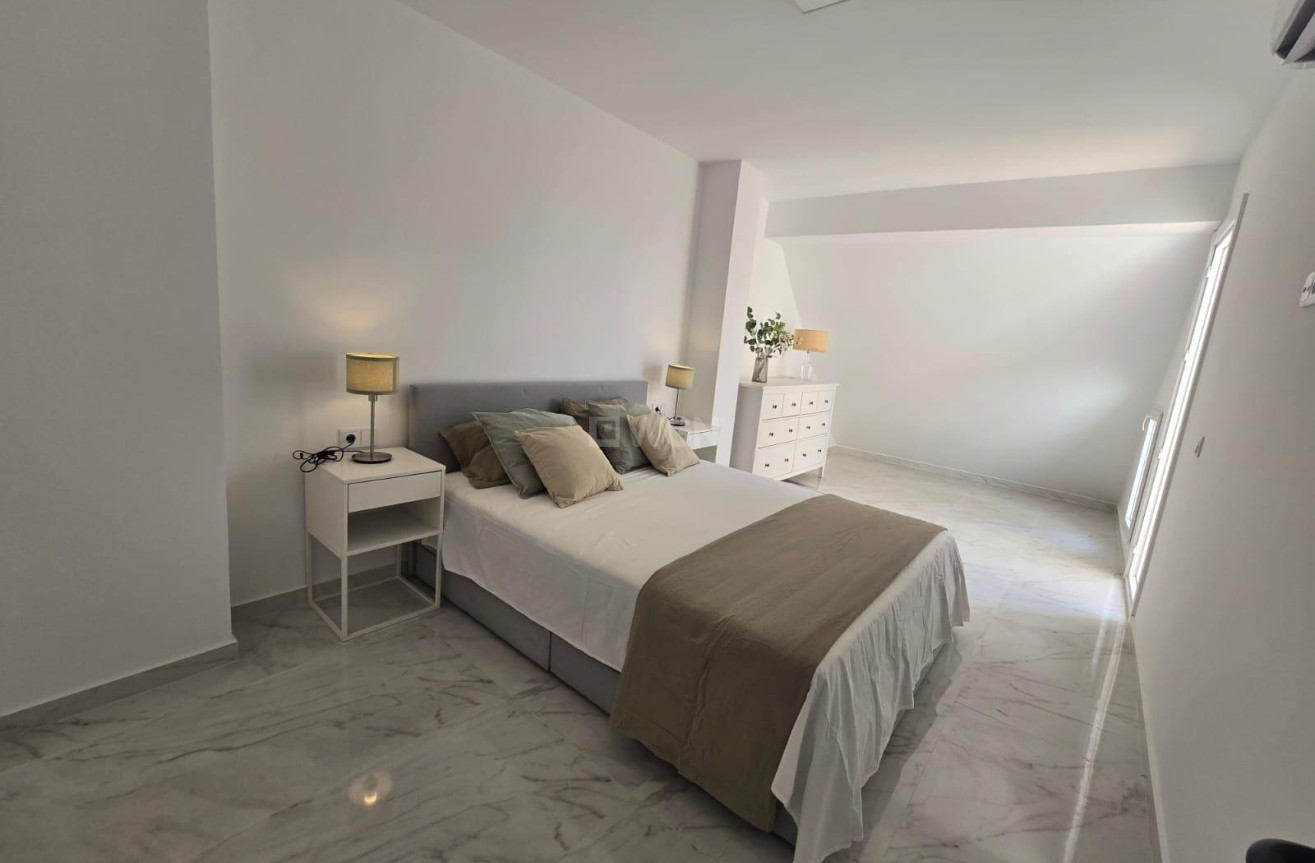 Odsprzedaż - Daszek - Torrevieja - Acequion