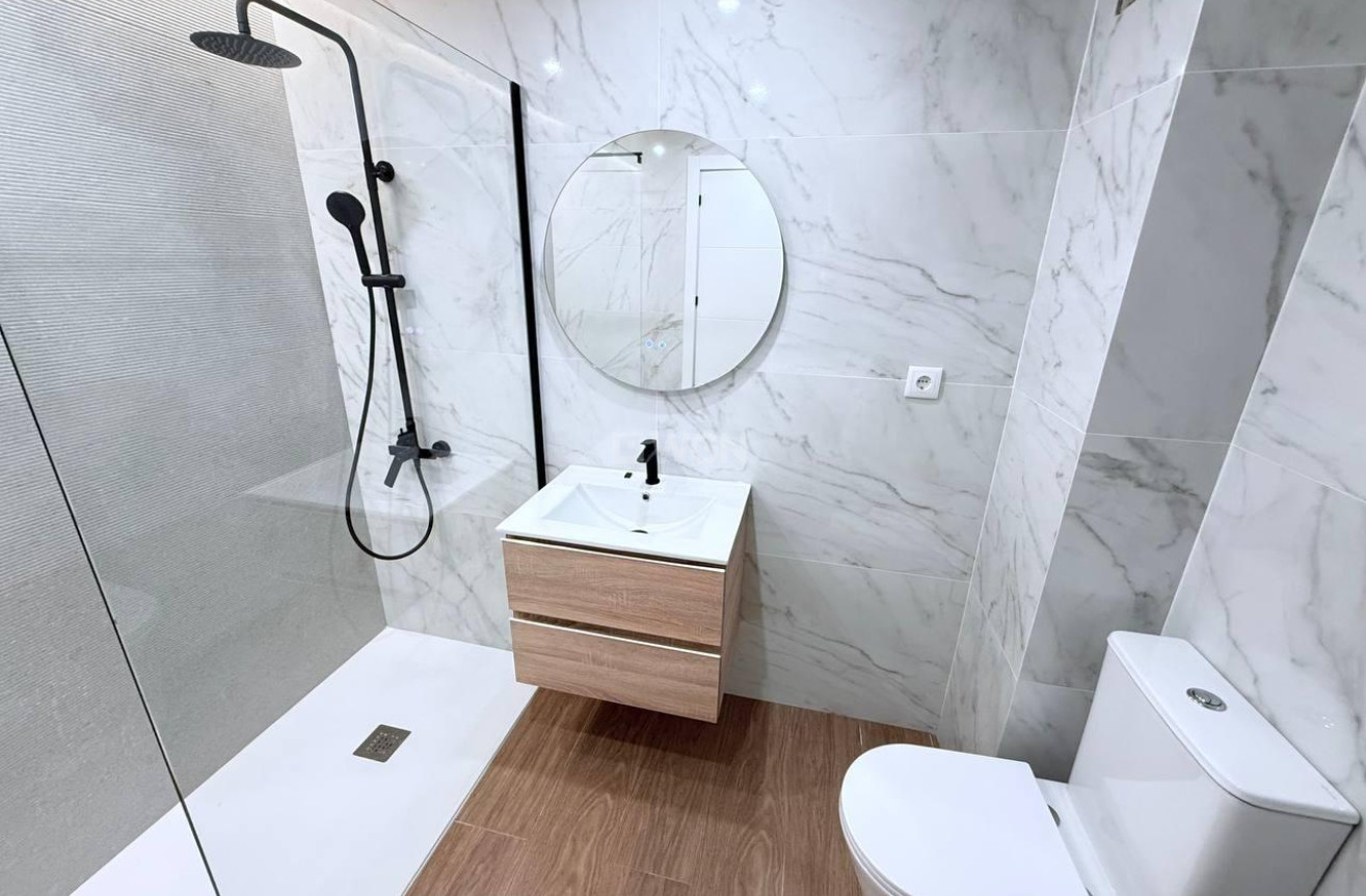 Odsprzedaż - Daszek - Torrevieja - Acequion