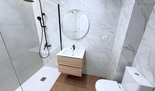 Odsprzedaż - Daszek - Torrevieja - Acequion