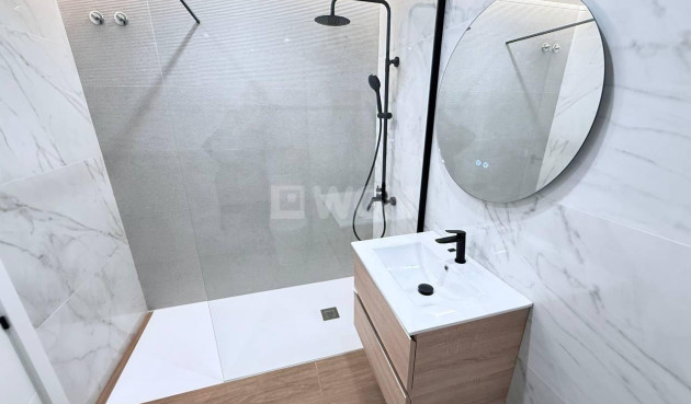 Odsprzedaż - Daszek - Torrevieja - Acequion