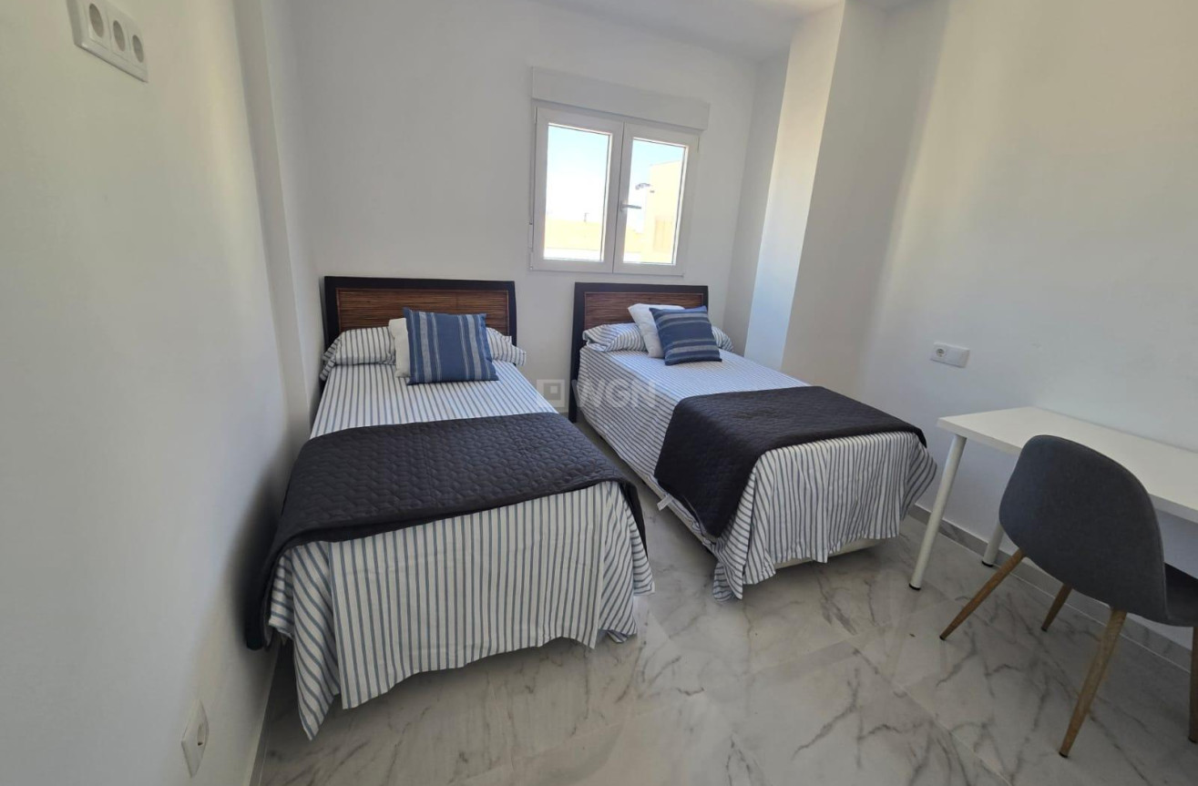 Odsprzedaż - Daszek - Torrevieja - Acequion