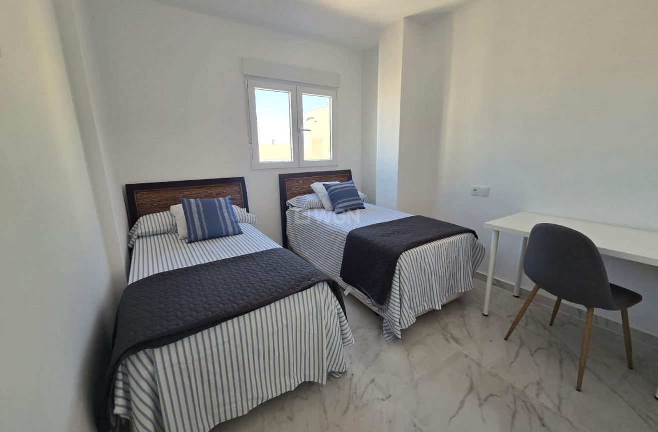 Odsprzedaż - Daszek - Torrevieja - Acequion