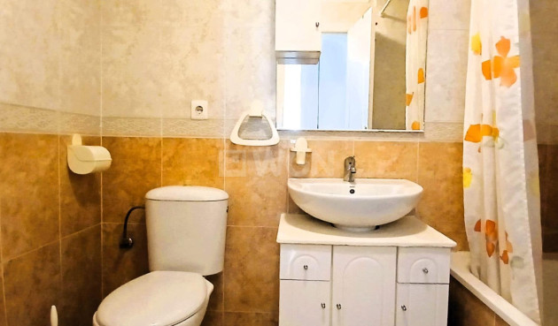 Resale - Apartment / flat - Torrevieja - Playa del Cura