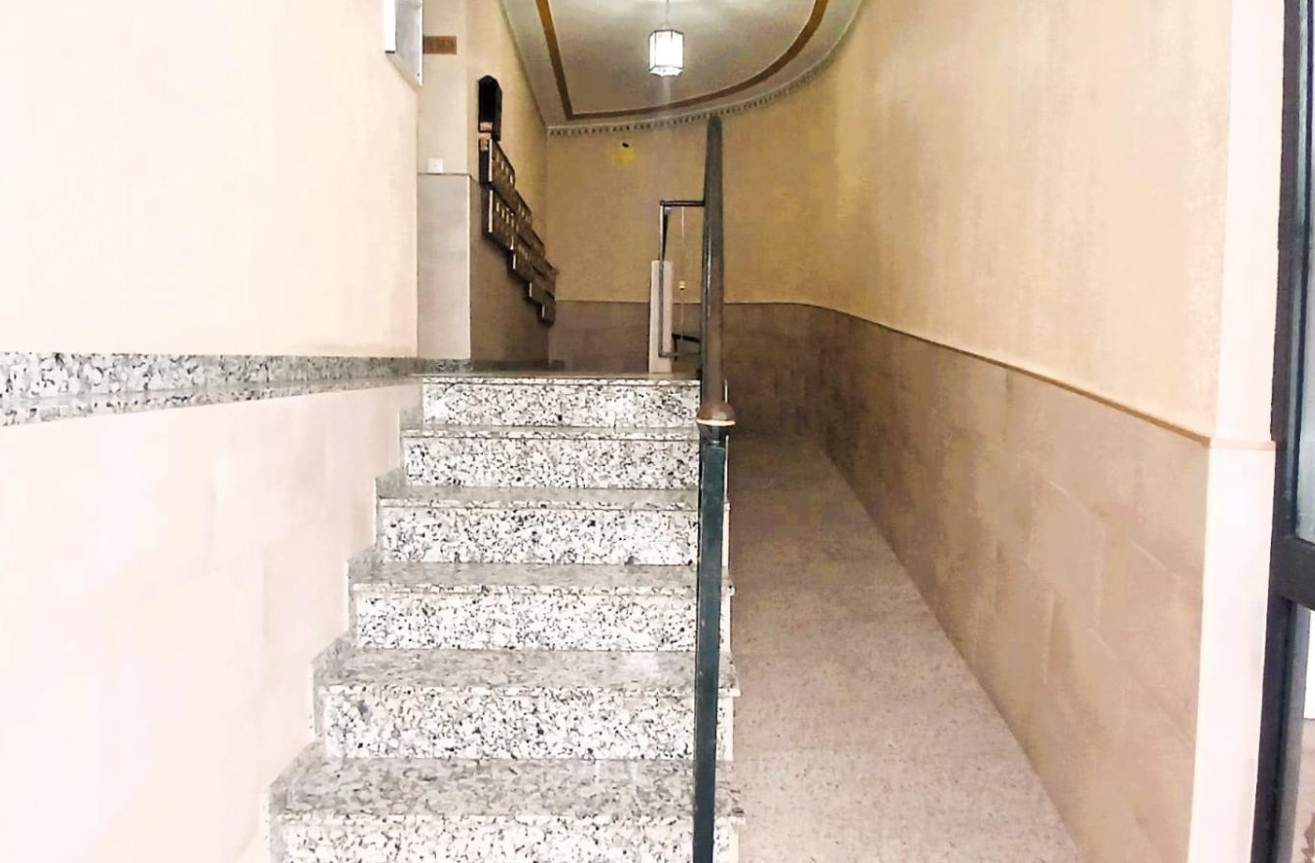 Resale - Apartment / flat - Torrevieja - Playa del Cura