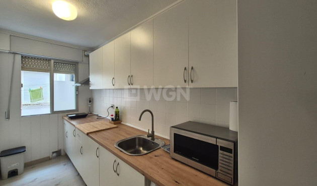 Odsprzedaż - Mieszkanie w bloku - Torrevieja - Punta Prima