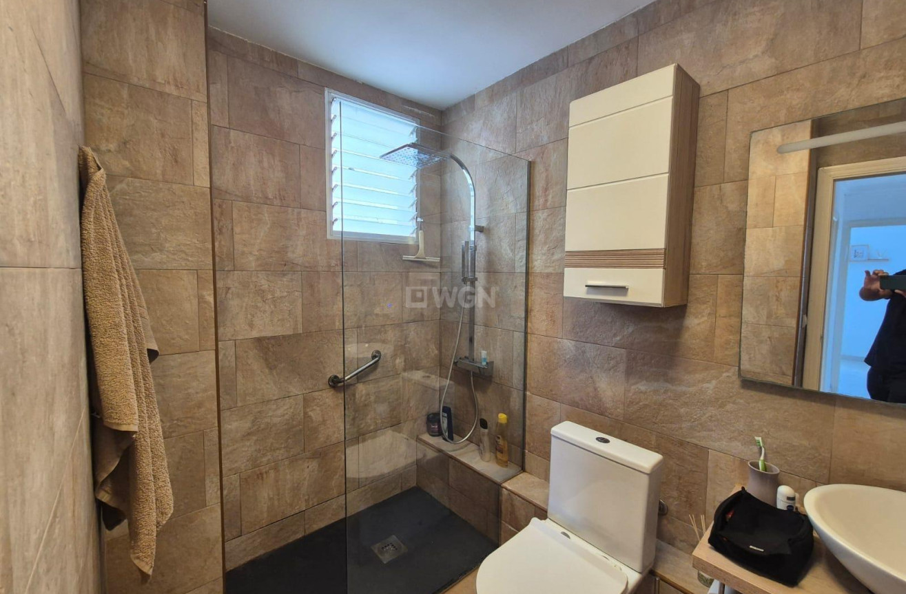 Odsprzedaż - Mieszkanie w bloku - Torrevieja - Punta Prima