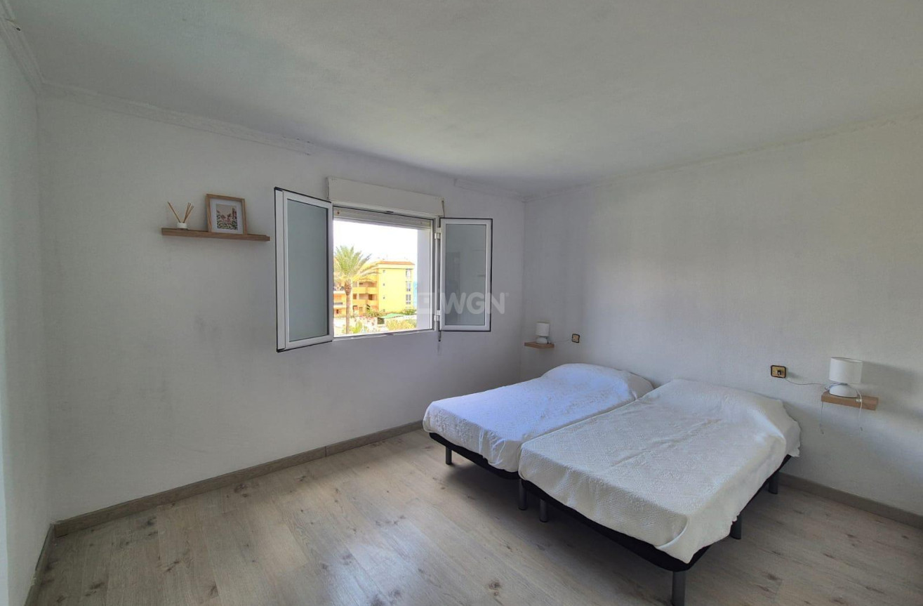 Odsprzedaż - Mieszkanie w bloku - Torrevieja - Punta Prima