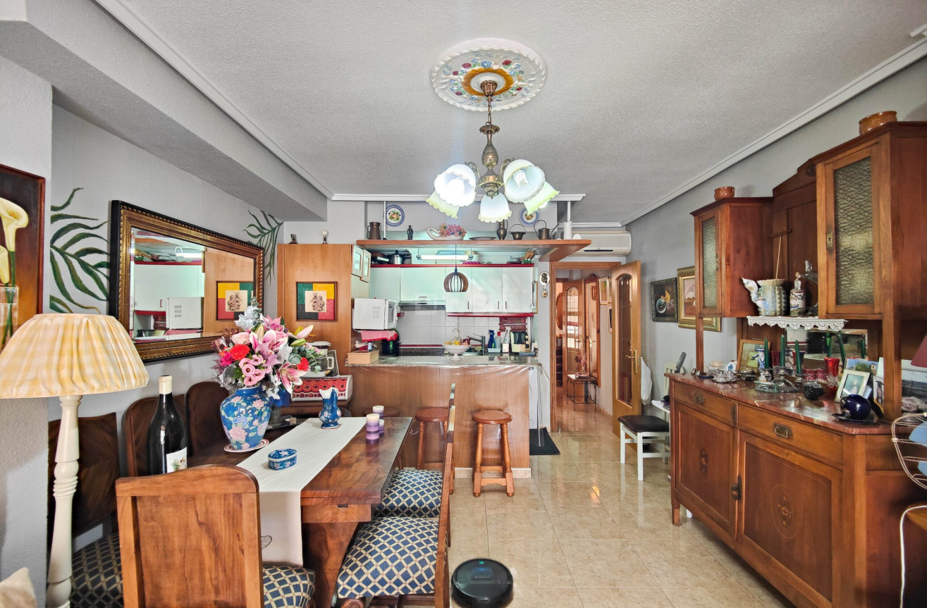 Odsprzedaż - Mieszkanie w bloku - Torrevieja - Costa Blanca