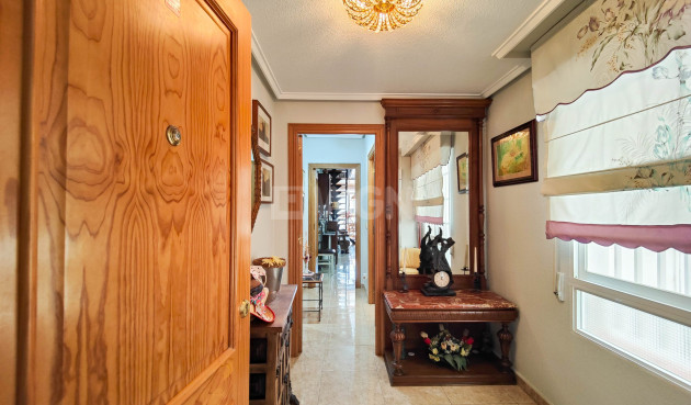 Odsprzedaż - Mieszkanie w bloku - Torrevieja - Costa Blanca