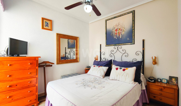 Odsprzedaż - Mieszkanie w bloku - Torrevieja - Costa Blanca