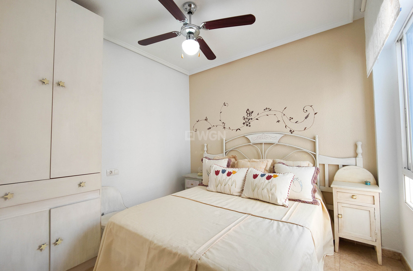 Odsprzedaż - Mieszkanie w bloku - Torrevieja - Costa Blanca