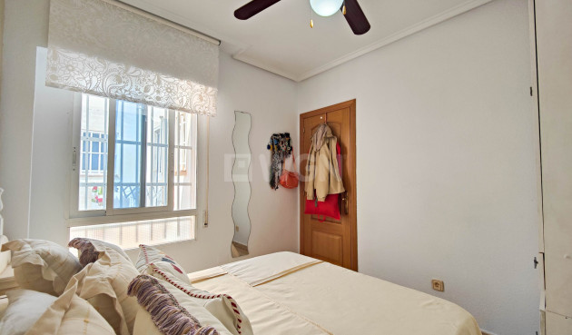 Odsprzedaż - Mieszkanie w bloku - Torrevieja - Costa Blanca