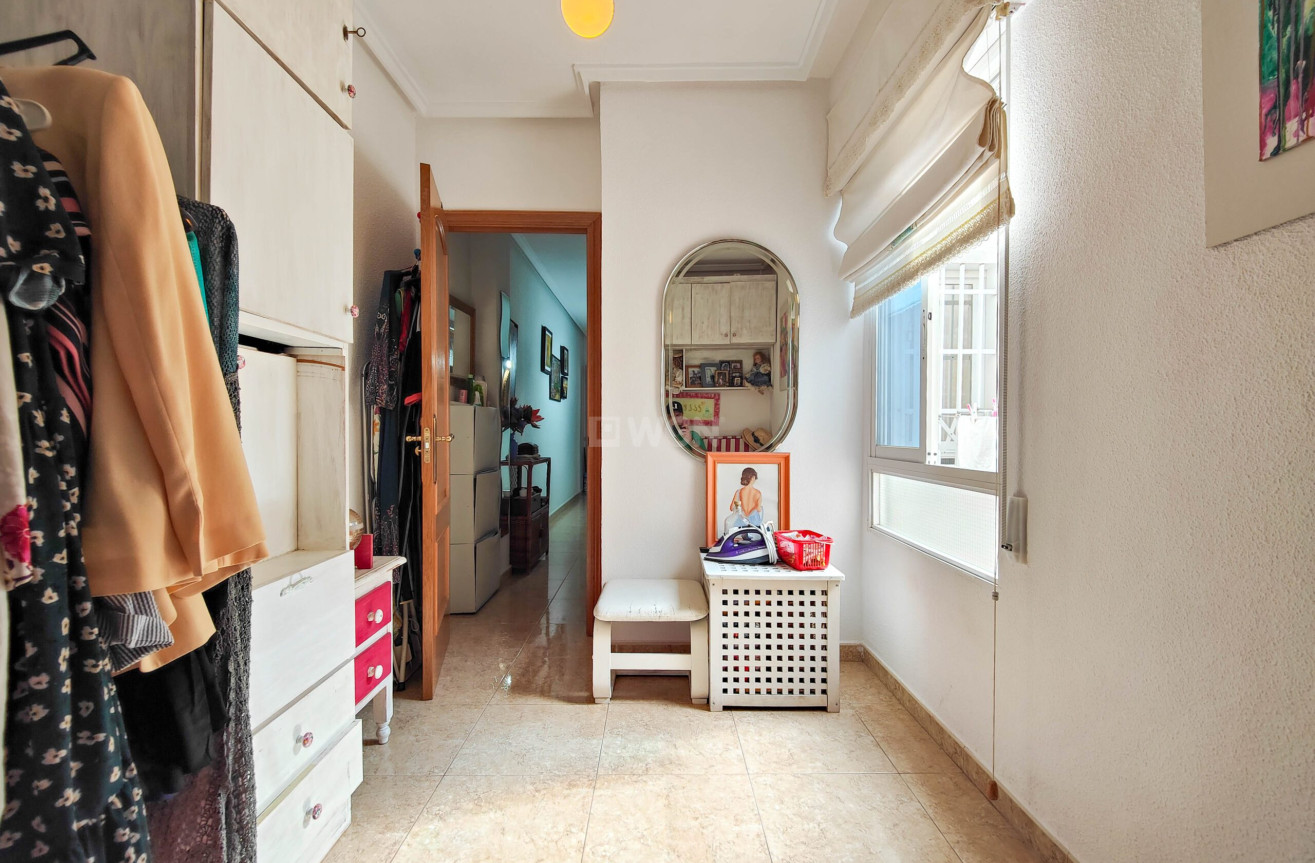 Odsprzedaż - Mieszkanie w bloku - Torrevieja - Costa Blanca