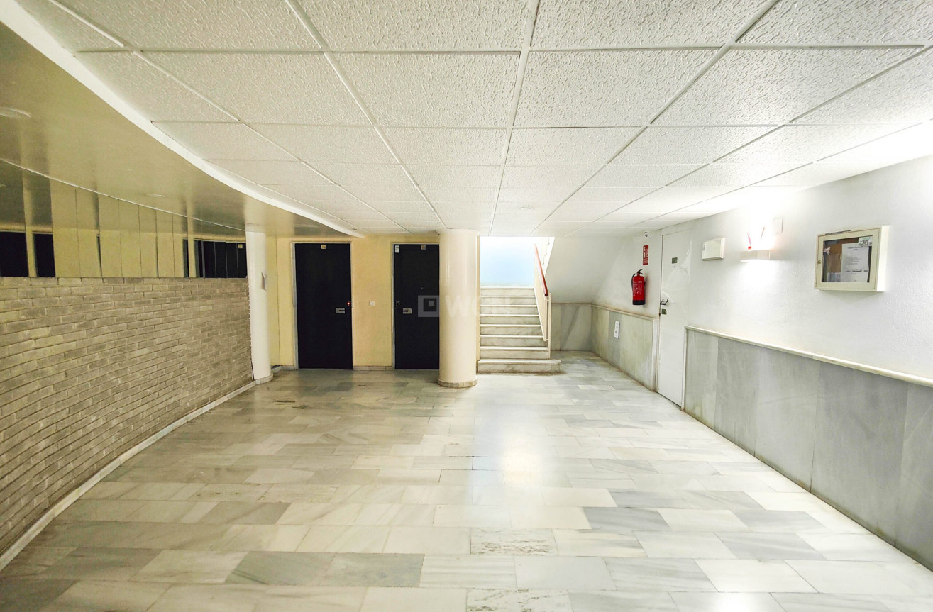 Odsprzedaż - Mieszkanie w bloku - Torrevieja - Costa Blanca