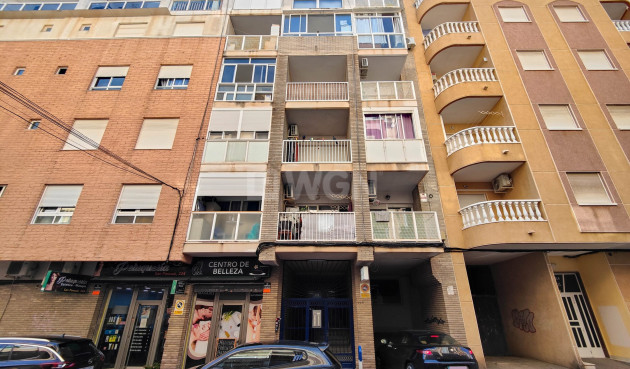 Odsprzedaż - Mieszkanie w bloku - Torrevieja - Costa Blanca