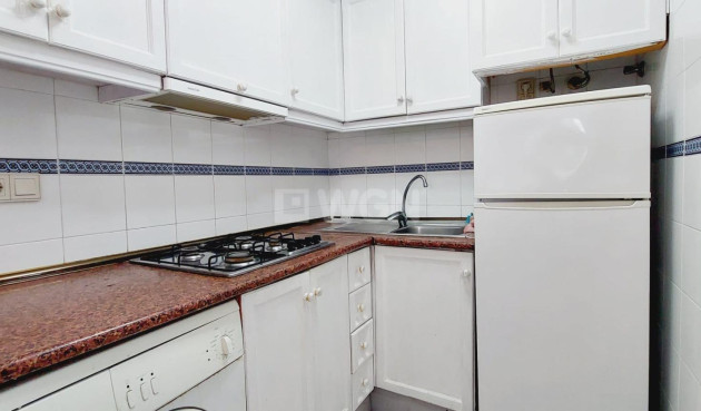 Odsprzedaż - Mieszkanie w bloku - Torrevieja - Estacion De Autobuses