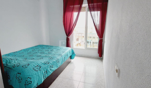 Odsprzedaż - Mieszkanie w bloku - Torrevieja - Estacion De Autobuses