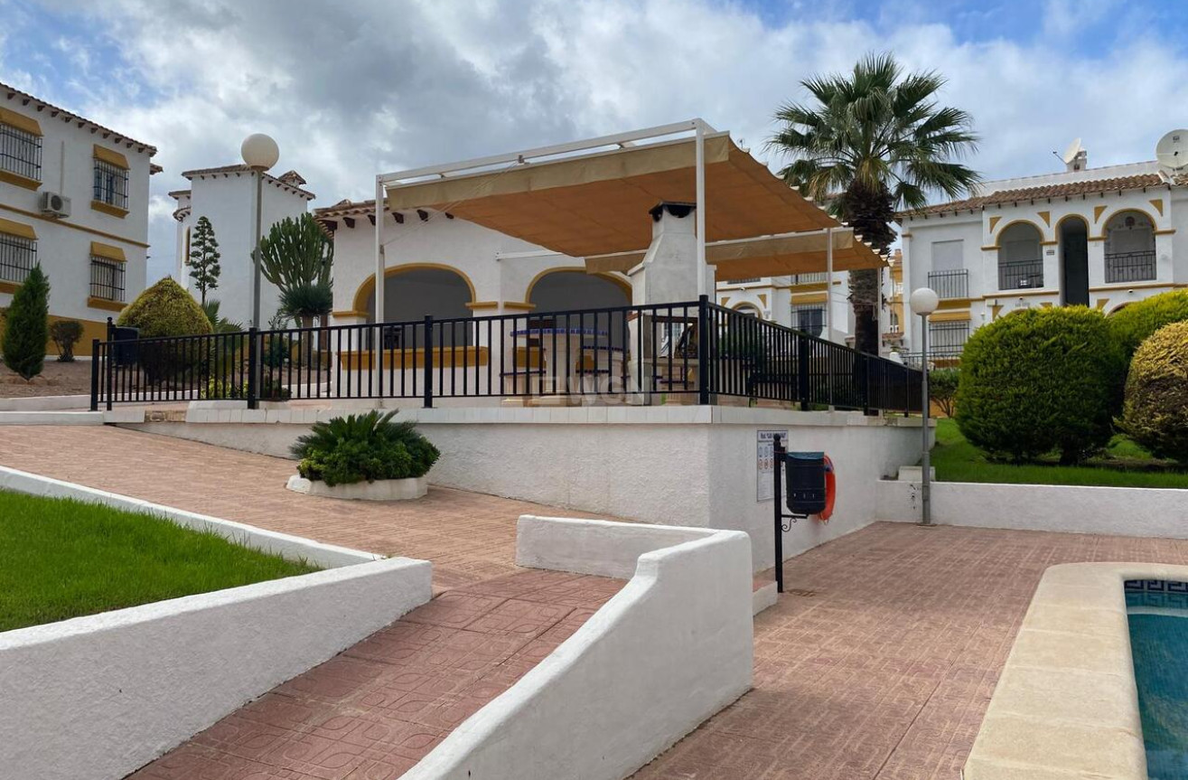 Resale - Apartment / flat - Villamartin - Costa Blanca