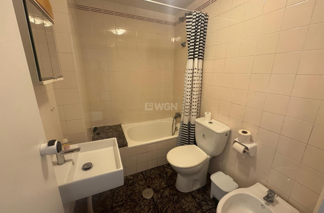 Odsprzedaż - Mieszkanie w bloku - Torrevieja - Costa Blanca