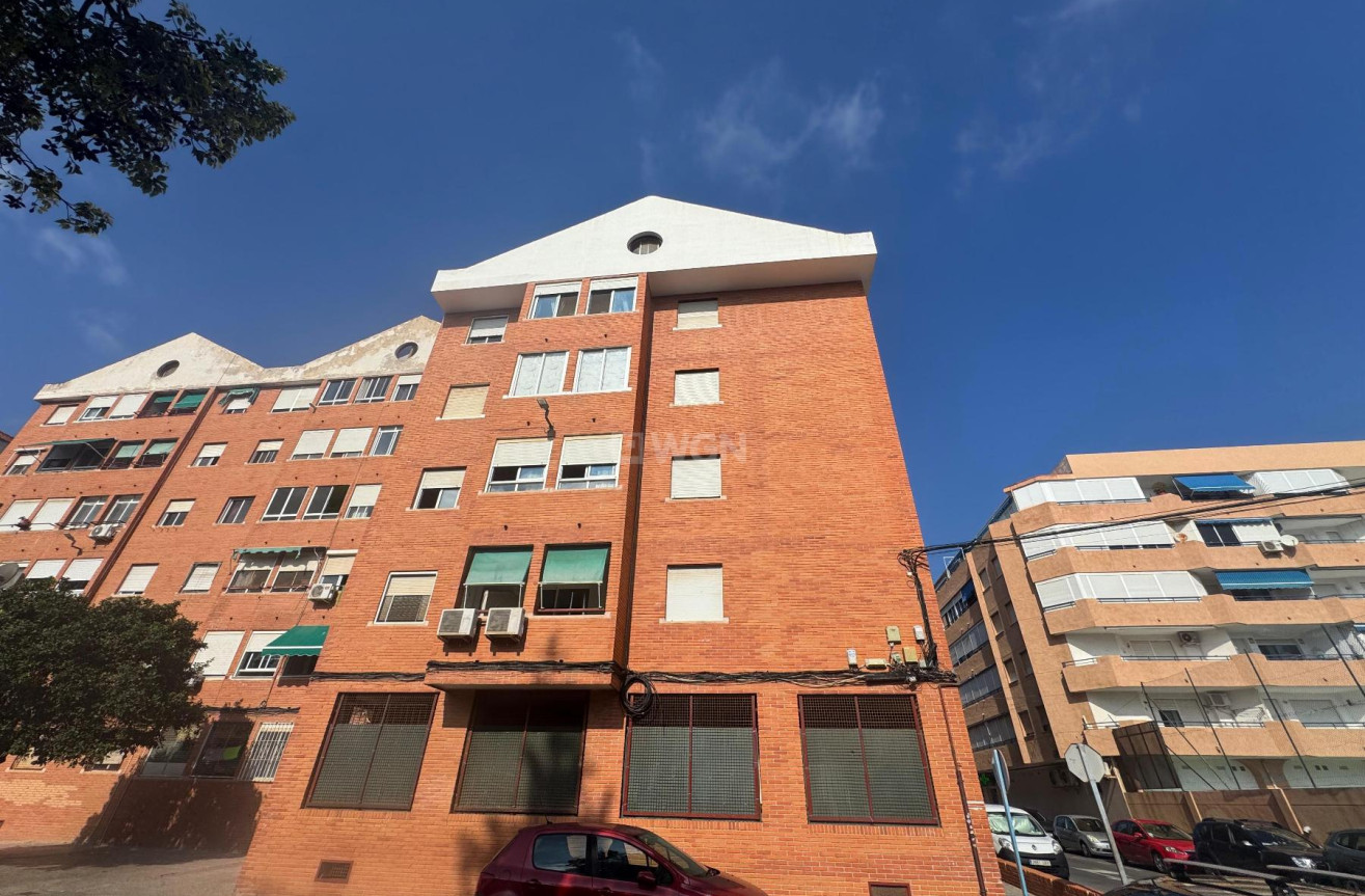 Odsprzedaż - Mieszkanie w bloku - Torrevieja - Costa Blanca