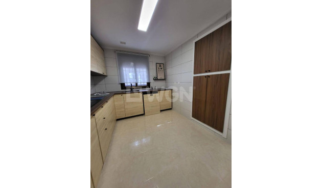 Odsprzedaż - Kamienica - San Miguel de Salinas - Ciudad De Las Comunicaciones