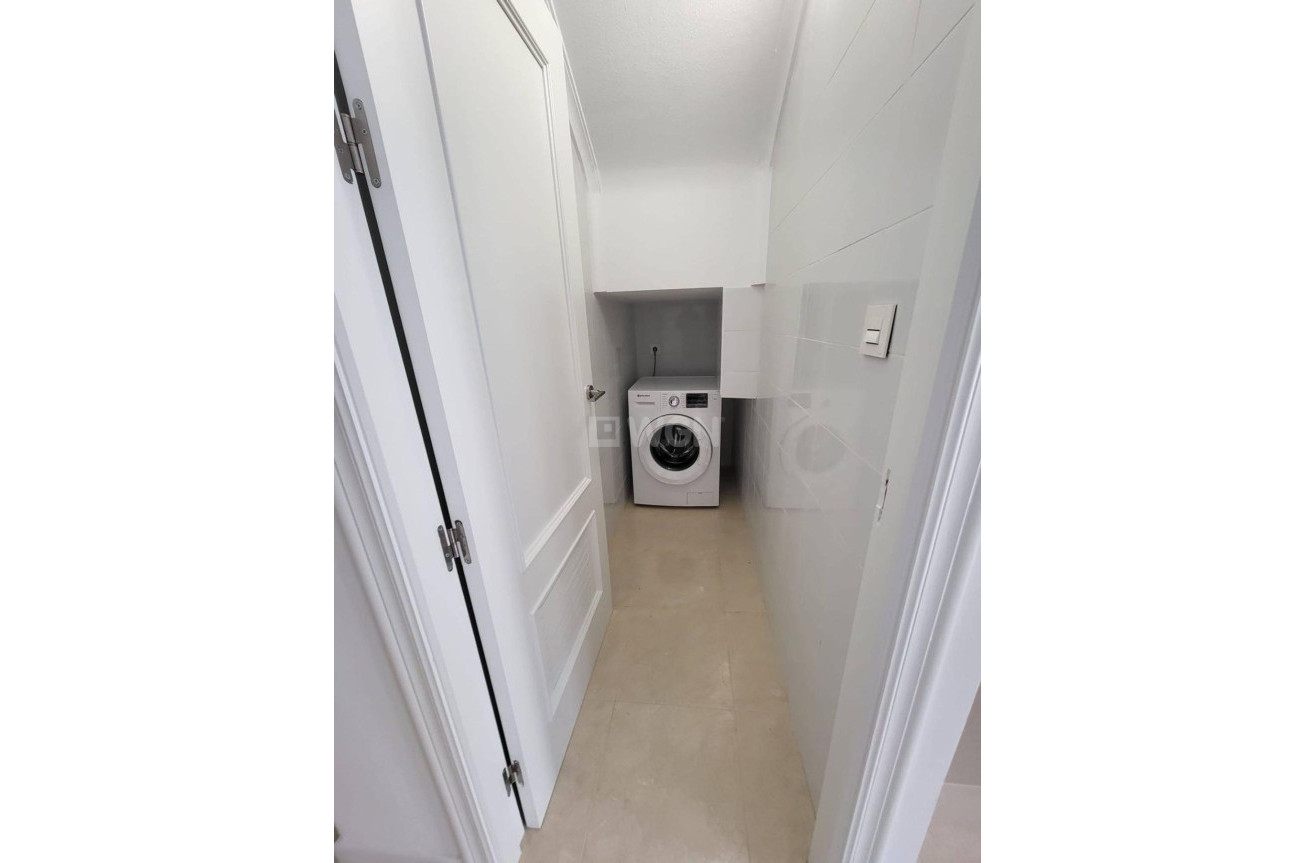 Odsprzedaż - Kamienica - San Miguel de Salinas - Ciudad De Las Comunicaciones