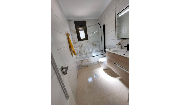 Odsprzedaż - Kamienica - San Miguel de Salinas - Ciudad De Las Comunicaciones