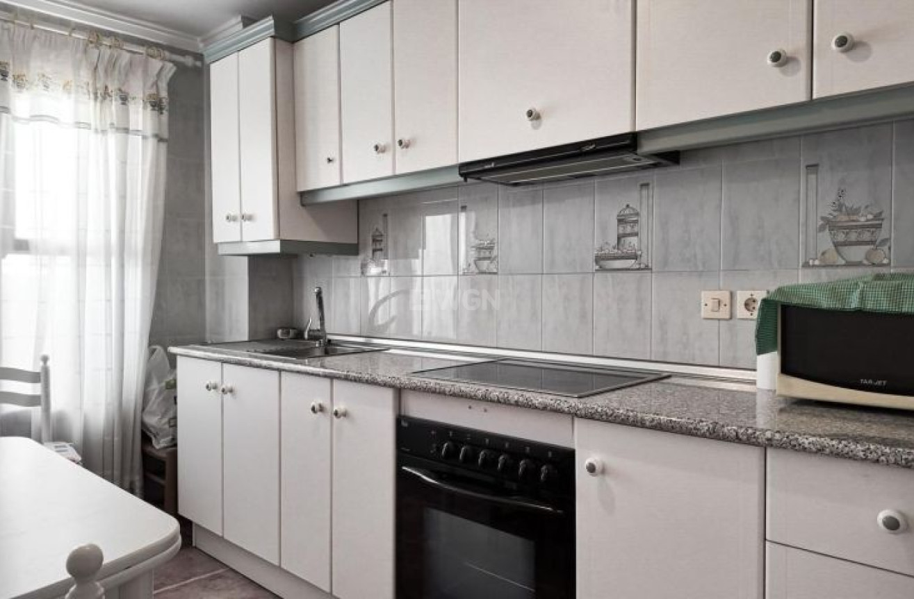 Resale - Apartment / flat - Torrevieja - Costa Blanca