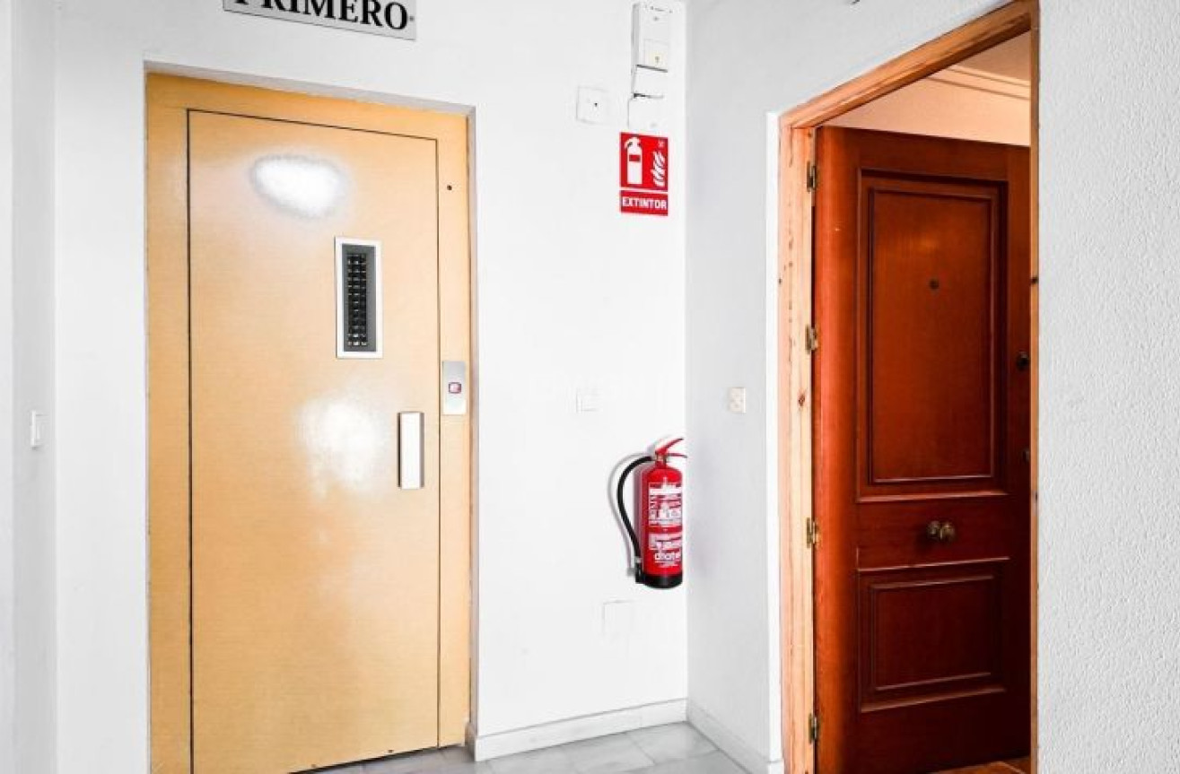 Resale - Apartment / flat - Torrevieja - Costa Blanca