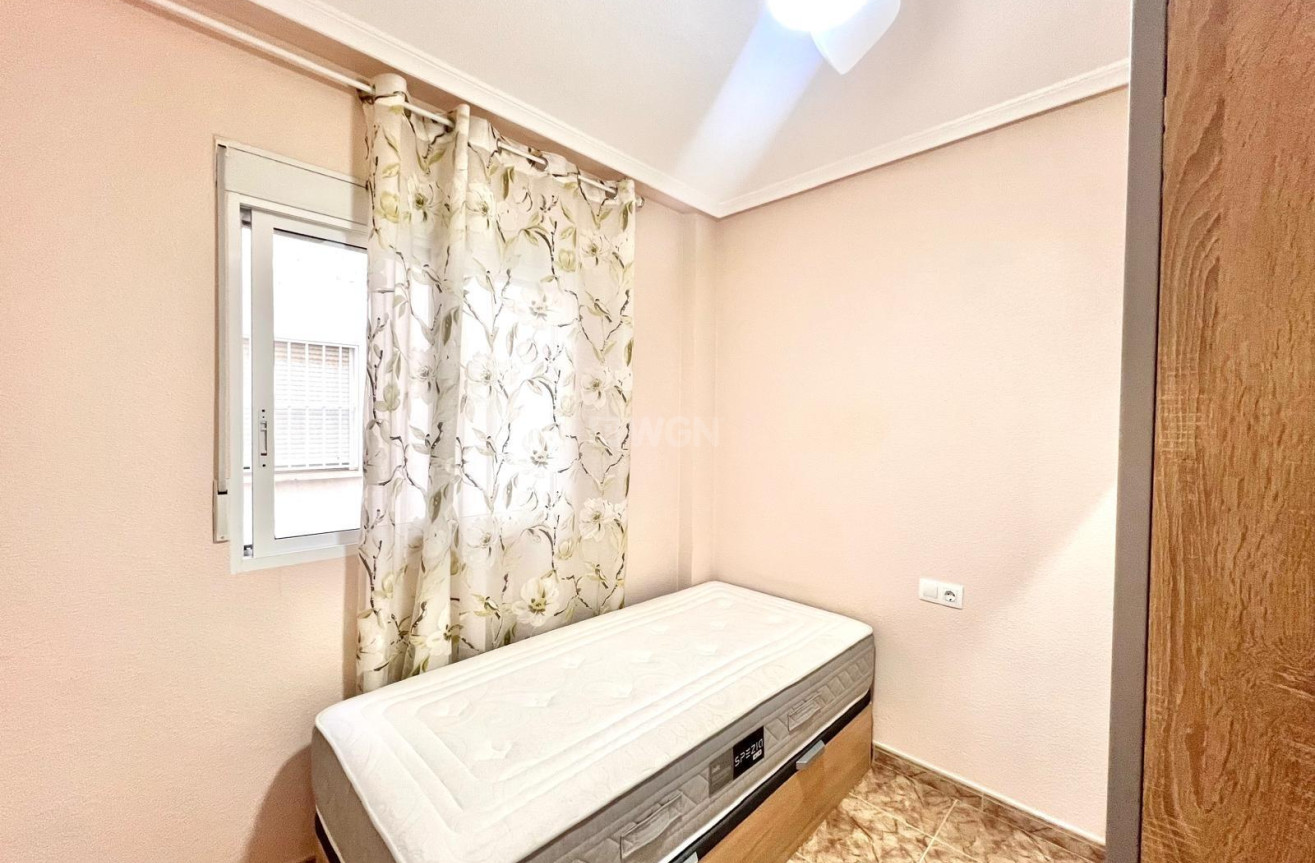 Reventa - Apartamento / piso - Torrevieja - Estacion De Autobuses