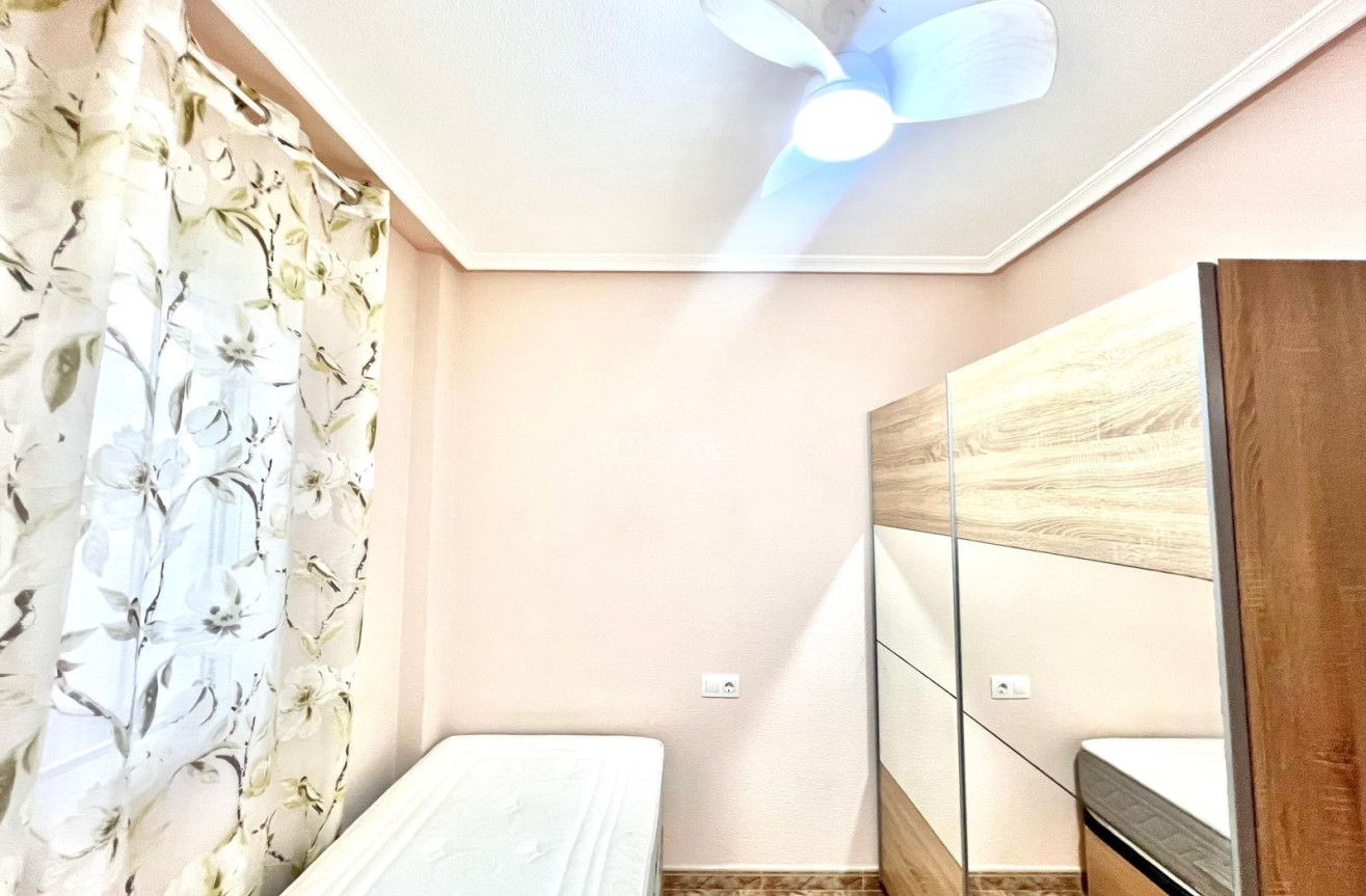 Reventa - Apartamento / piso - Torrevieja - Estacion De Autobuses