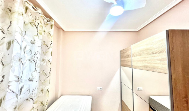 Reventa - Apartamento / piso - Torrevieja - Estacion De Autobuses