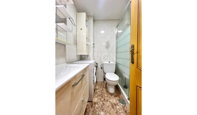 Reventa - Apartamento / piso - Torrevieja - Estacion De Autobuses