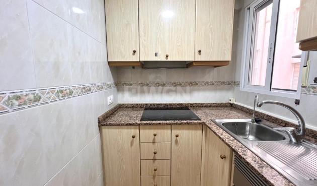 Reventa - Apartamento / piso - Torrevieja - Estacion De Autobuses
