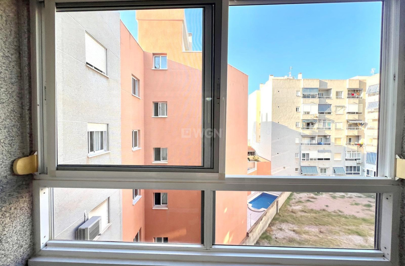Reventa - Apartamento / piso - Torrevieja - Estacion De Autobuses