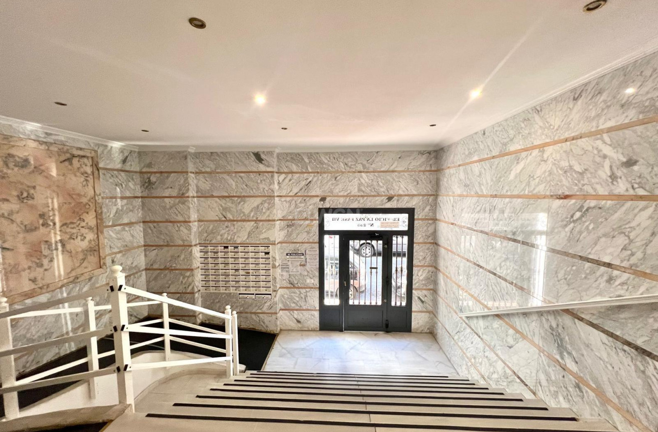 Reventa - Apartamento / piso - Torrevieja - Estacion De Autobuses