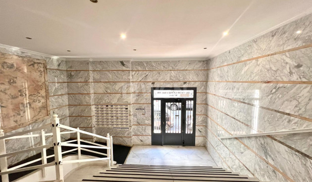 Reventa - Apartamento / piso - Torrevieja - Estacion De Autobuses