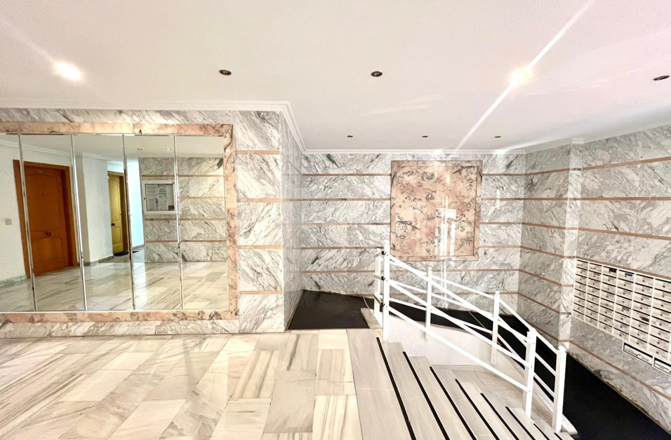 Reventa - Apartamento / piso - Torrevieja - Estacion De Autobuses