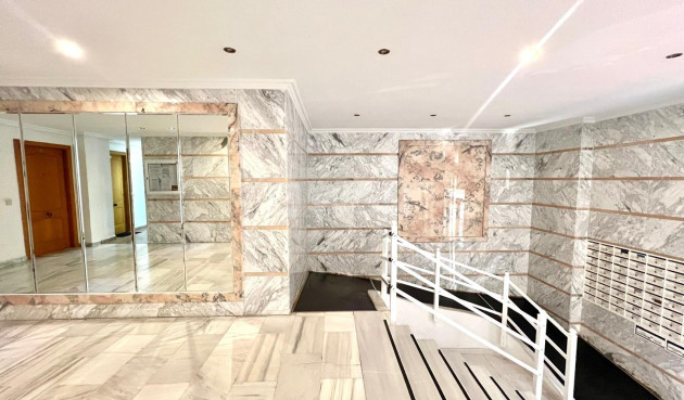 Reventa - Apartamento / piso - Torrevieja - Estacion De Autobuses