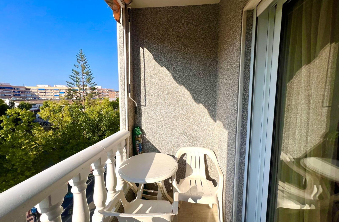 Resale - Apartment / flat - Torrevieja - Acequion