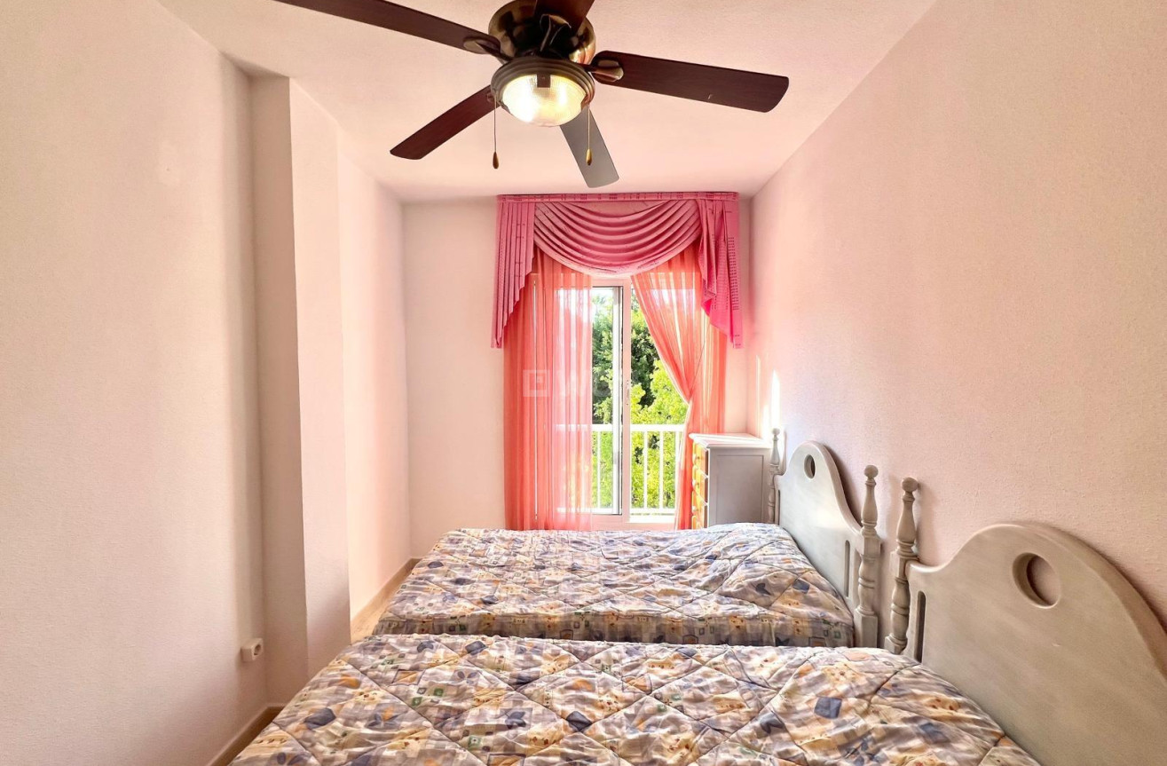 Resale - Apartment / flat - Torrevieja - Acequion