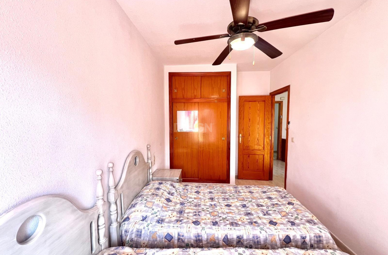 Resale - Apartment / flat - Torrevieja - Acequion