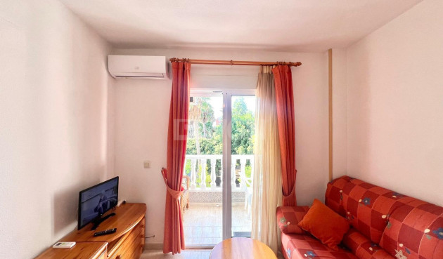 Resale - Apartment / flat - Torrevieja - Acequion