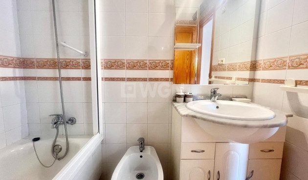 Resale - Apartment / flat - Torrevieja - Acequion