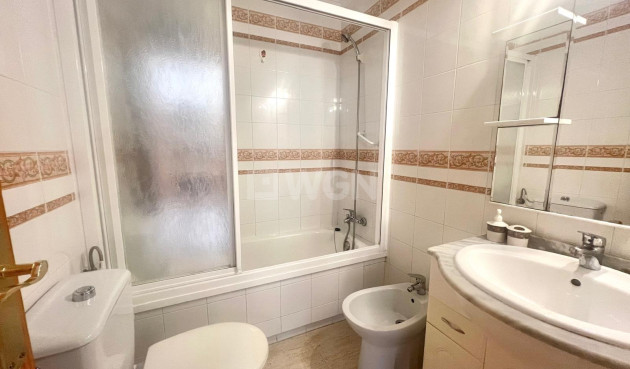 Resale - Apartment / flat - Torrevieja - Acequion