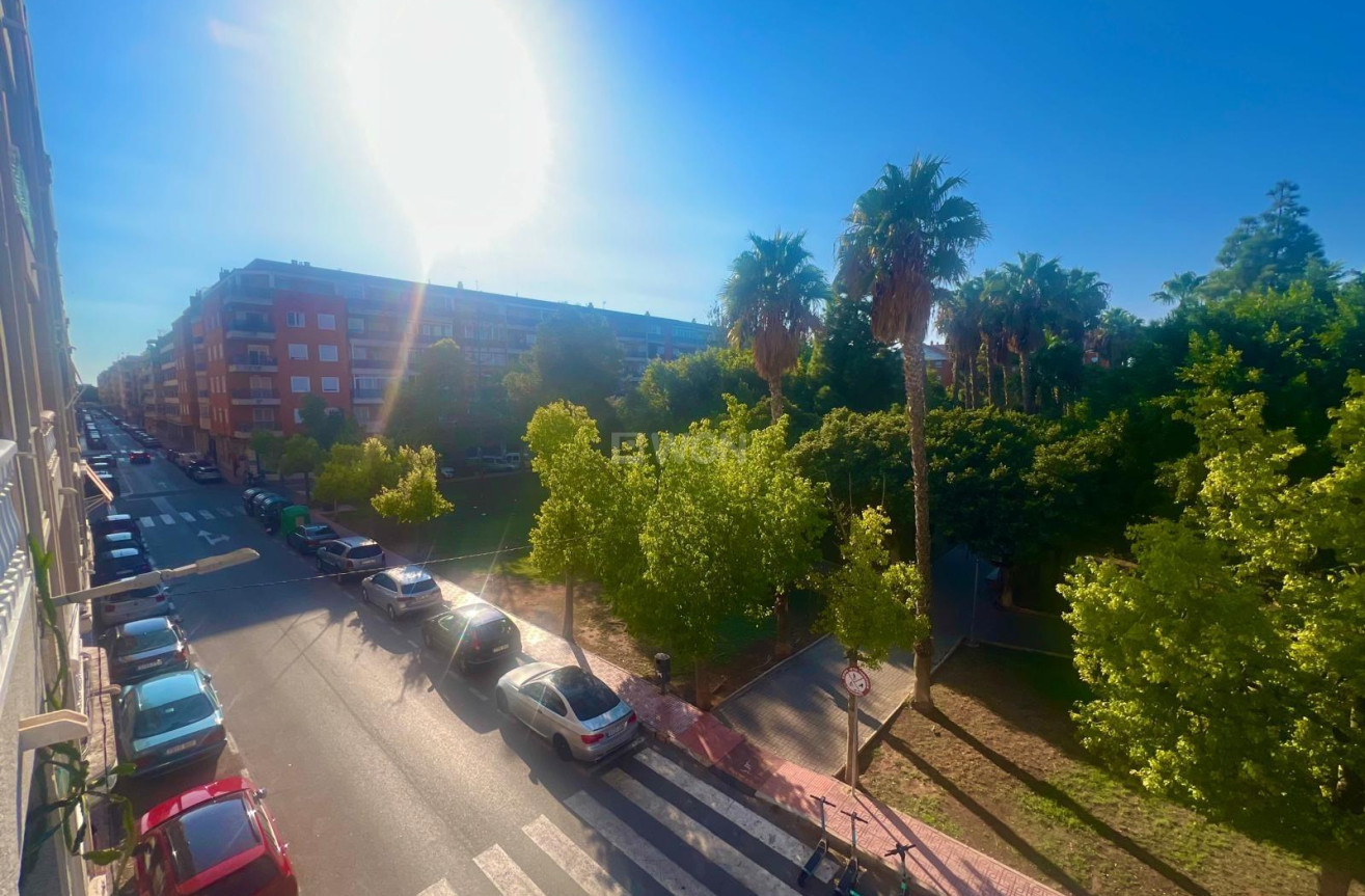 Resale - Apartment / flat - Torrevieja - Acequion