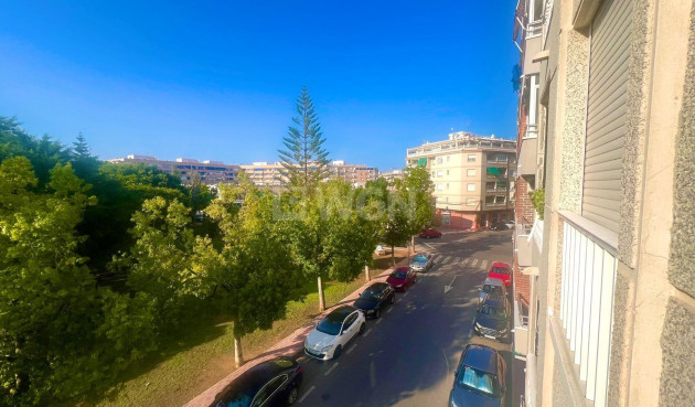 Resale - Apartment / flat - Torrevieja - Acequion